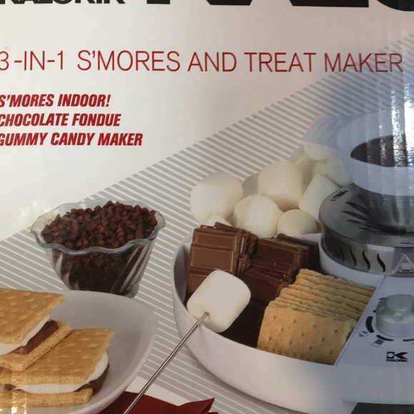 Kalorik 3-In-1 S’mores & Treat Maker Indoor Winter Fun Makes Gummies & Candy - Picture 5 of 17